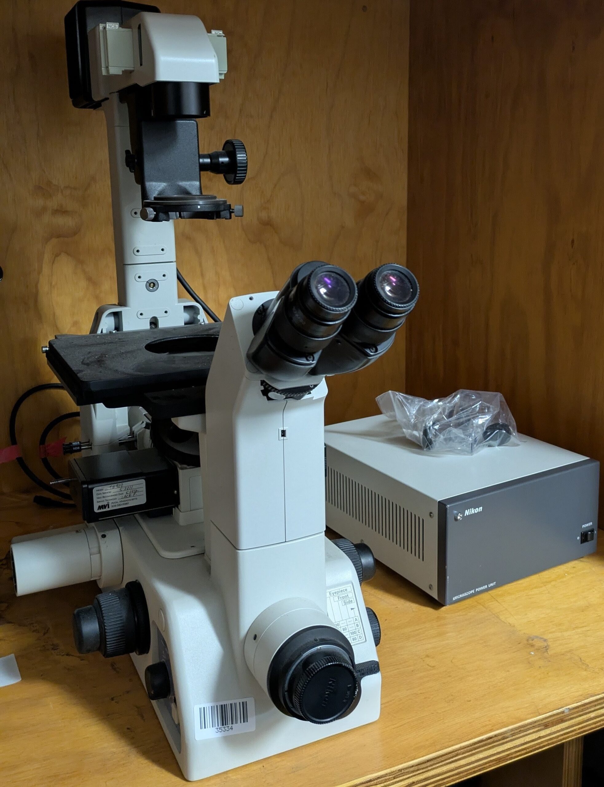 Nikon TE300 Inverted Phase Contrast Microscope