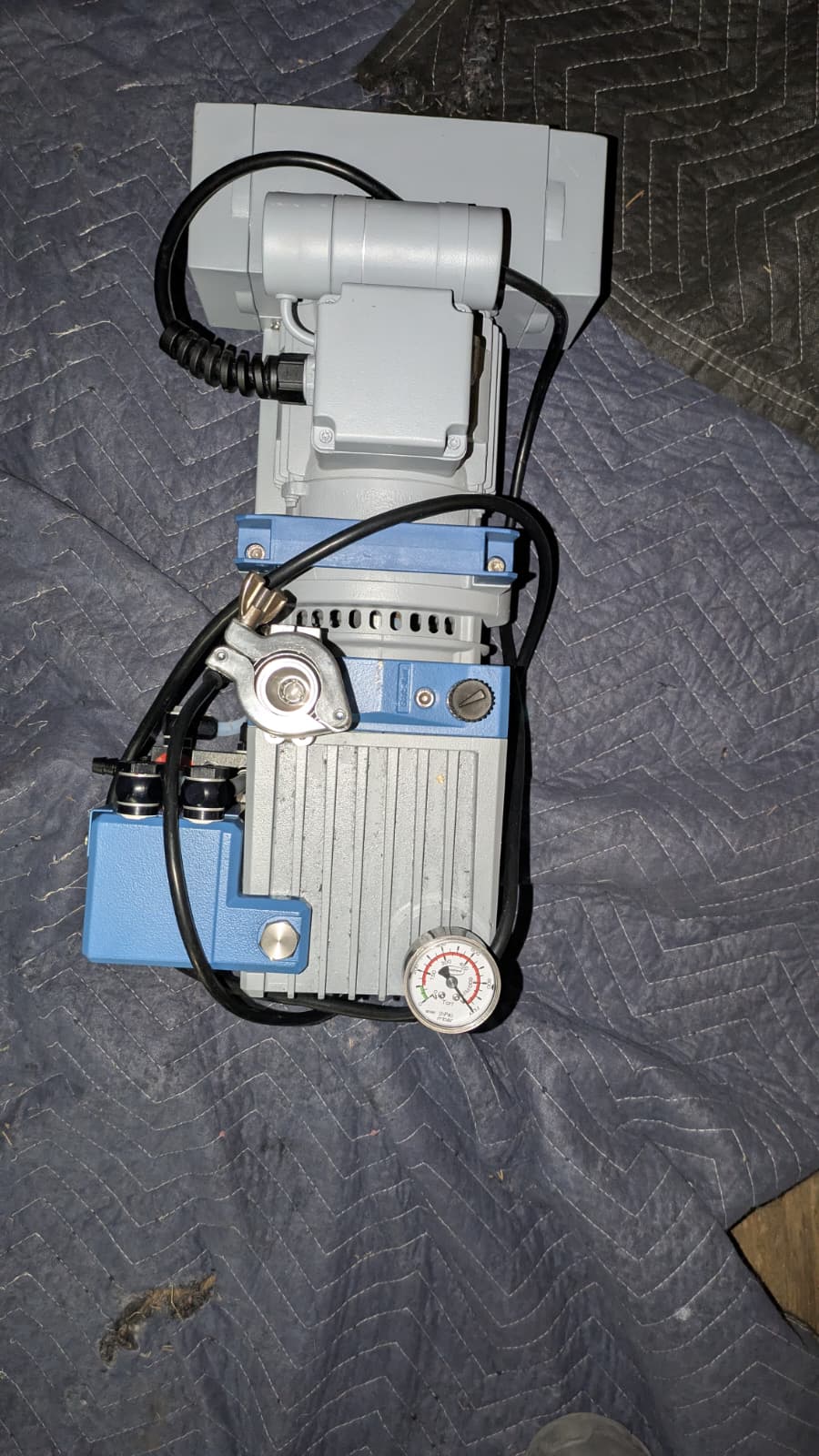 Vacuubrand Chemistry Hybrid Pump RC 6 Vacuum Pump
